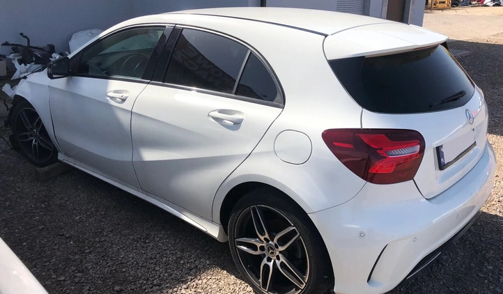 Mercedes-Benz Klasa A cena 21500 przebieg: 31828, rok produkcji 2018 z Kielce małe 121